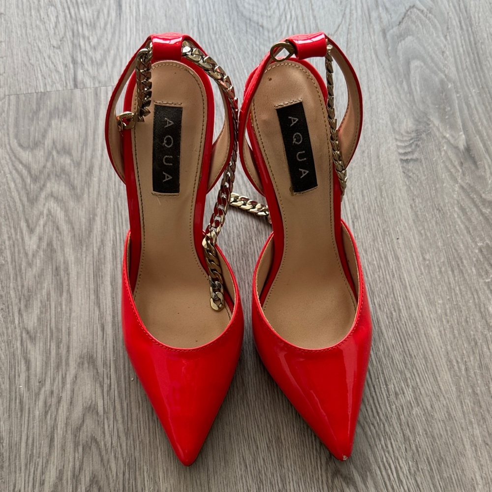 Aqua Vibrant Red Heels with Chic Gold Chain